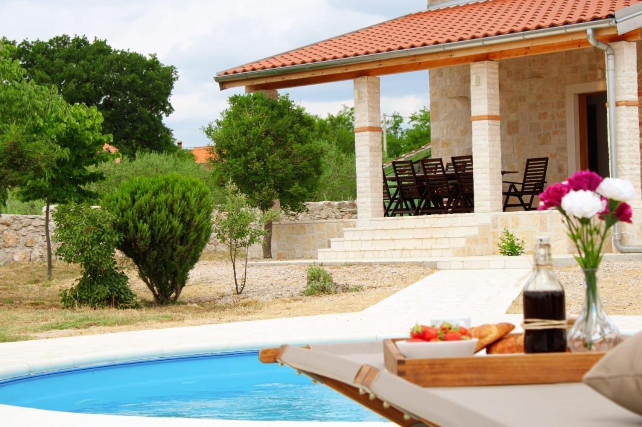 Villa Stone Pearl With Heated Swimming Pool Sveti Filip i Jakov Εξωτερικό φωτογραφία